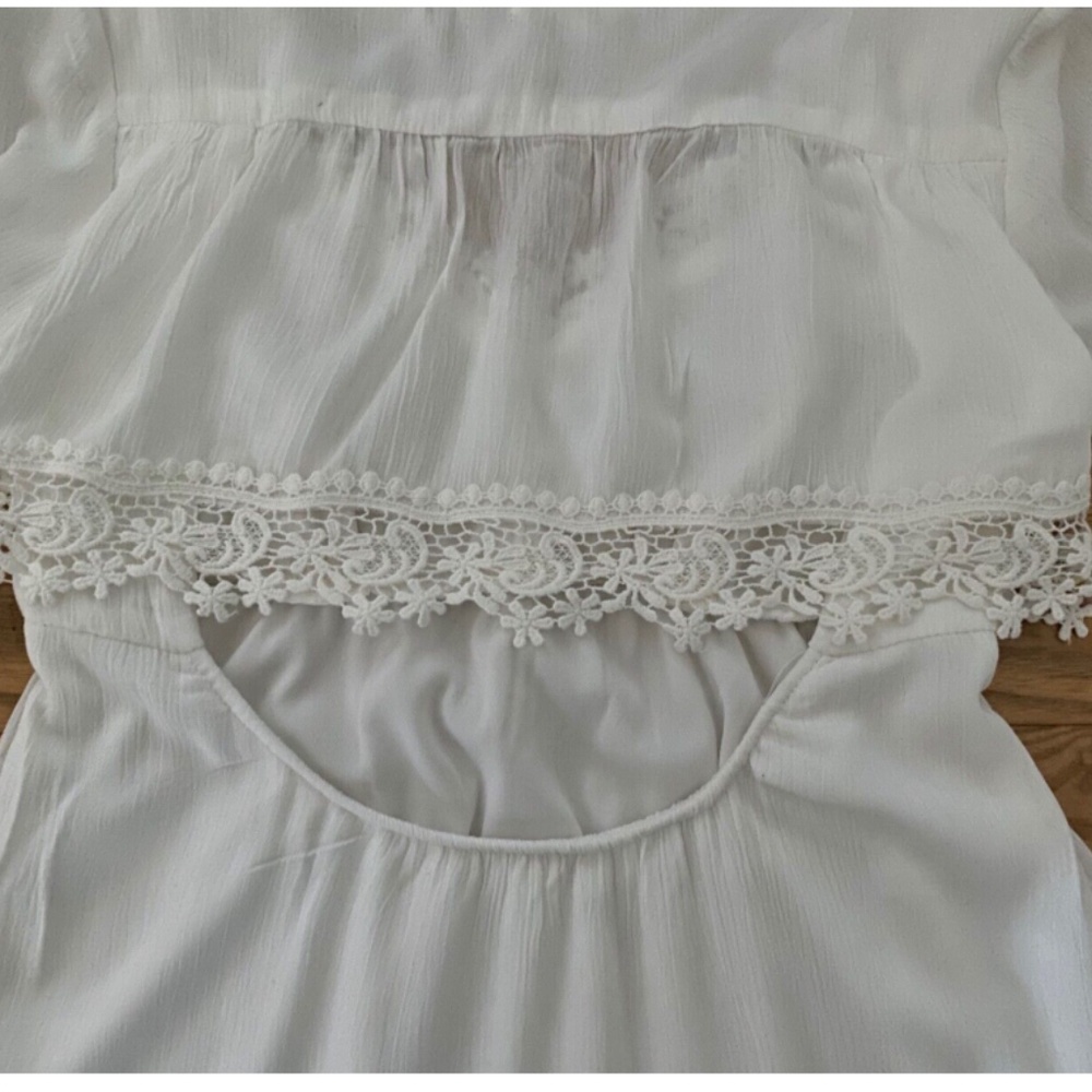 NWT Socialite Off-White Open Back Dress w/Lace Trim Ruffle Hem Lined - Picture 4 of 8